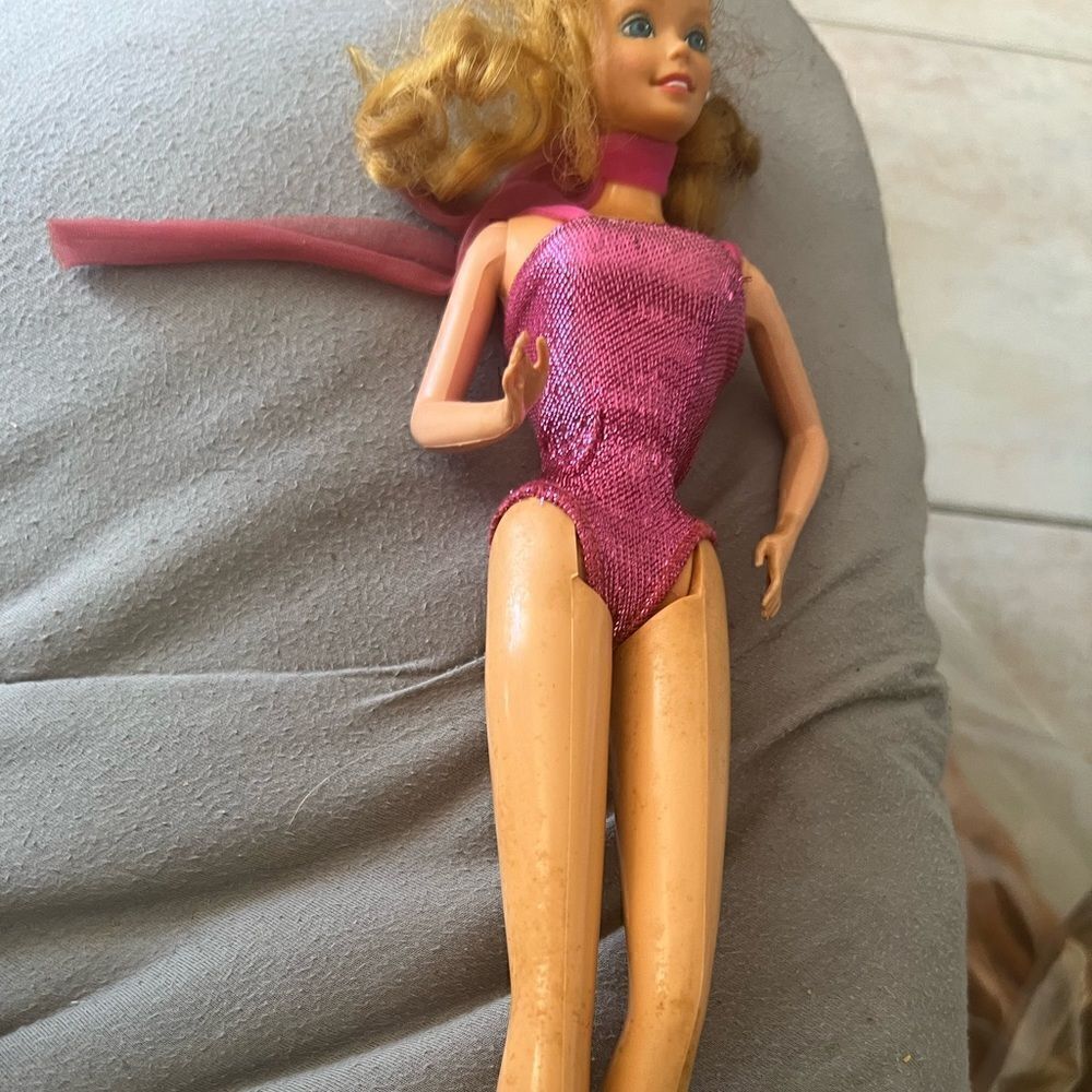 Vintage Barbie Mattel 1966 Barbie pink bodysuit earrings and ring finger rosy